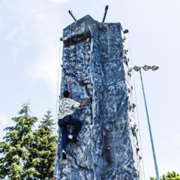 32′ Rock Wall