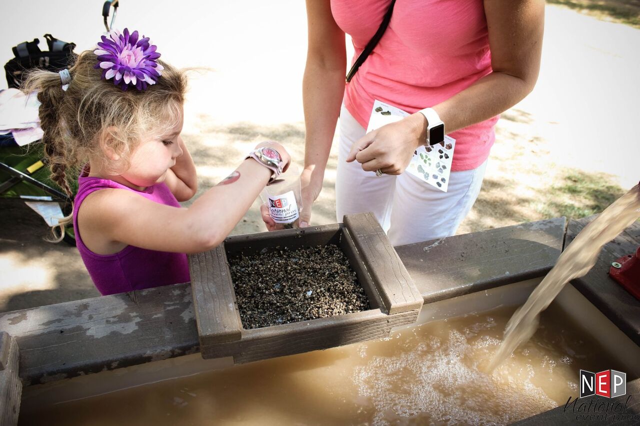 Frontier Treasure Panning