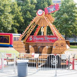 Pendulum Swing Ride