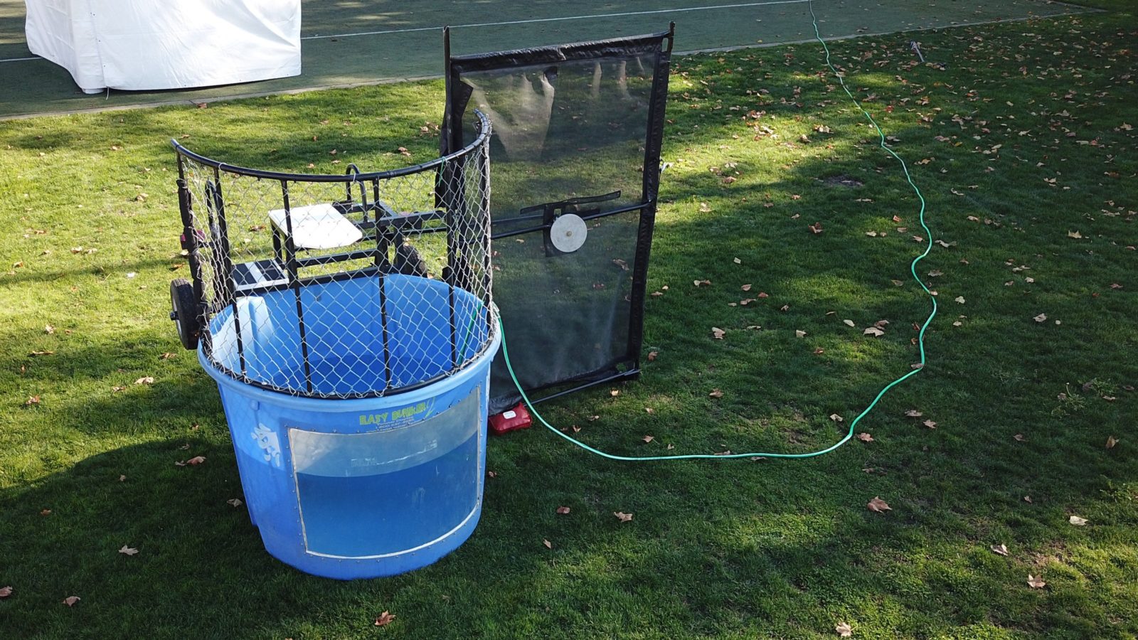 Deluxe Window Dunk Tank