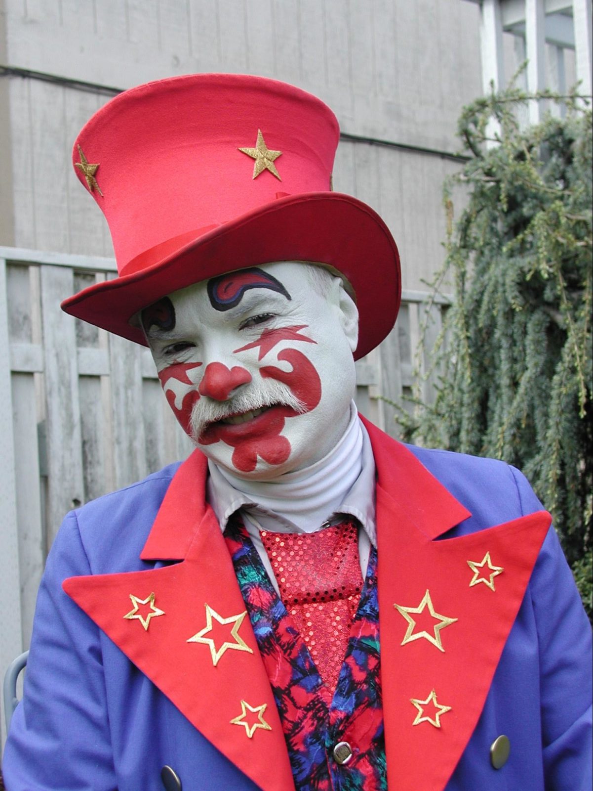 Bob Washburn as Leo the Clown