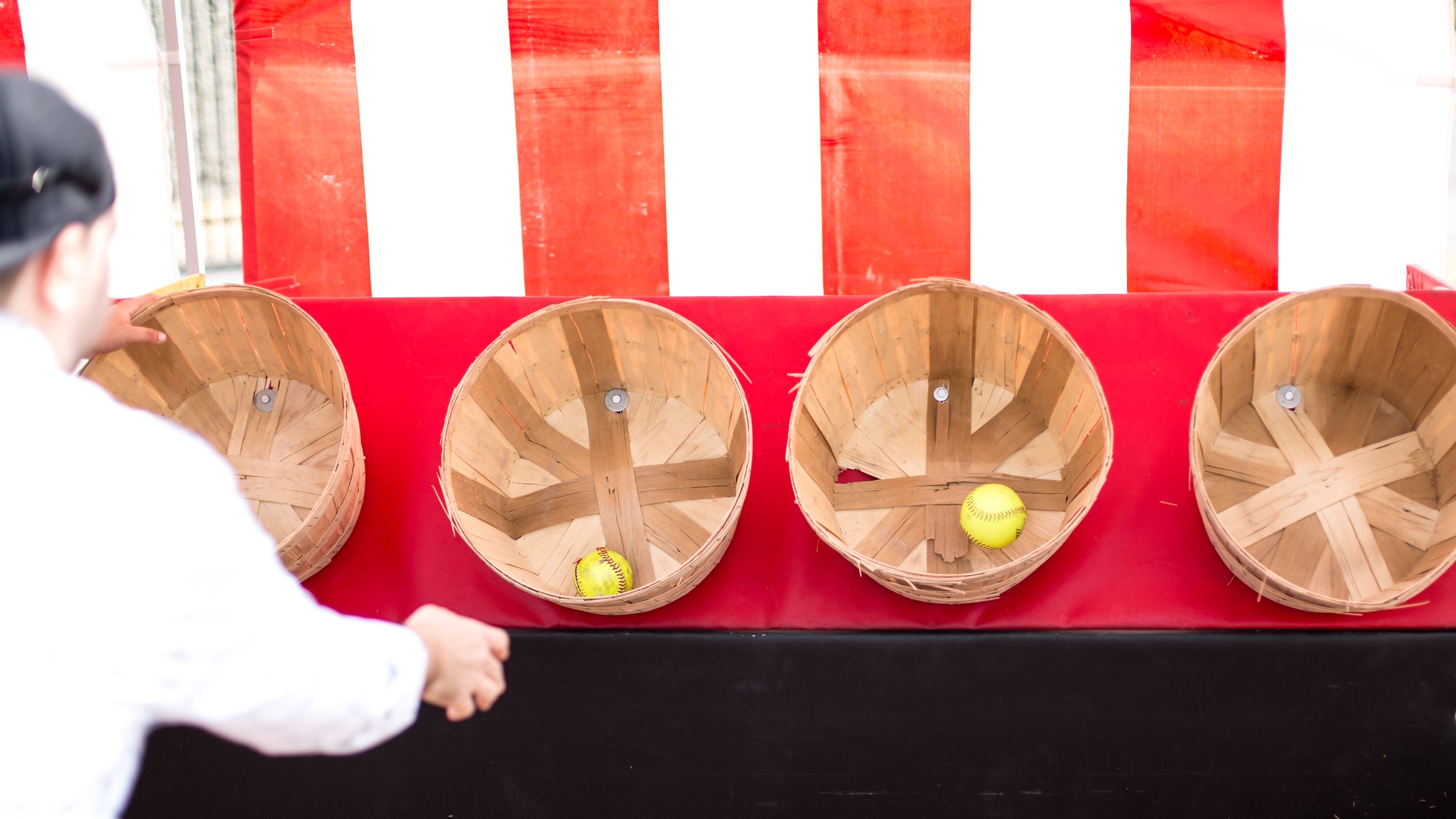 basket toss game