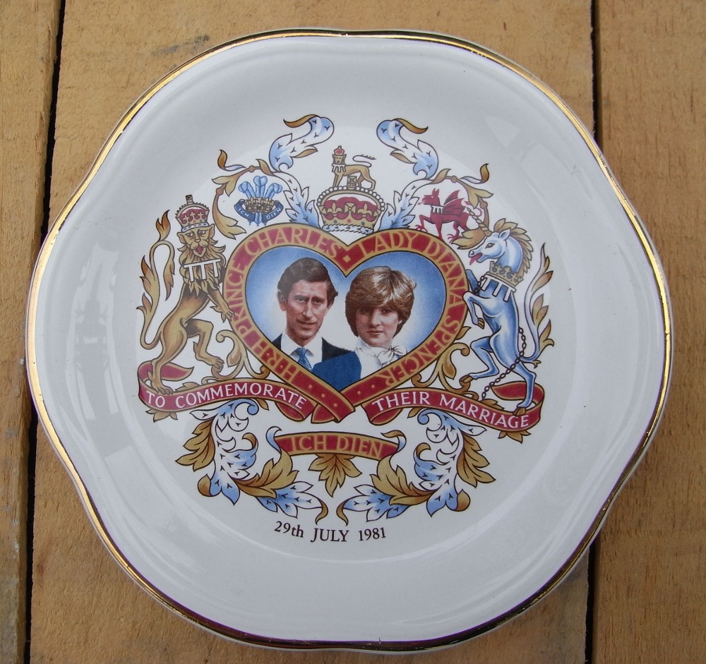 Prince Charles & Princess Diana commemorative plate