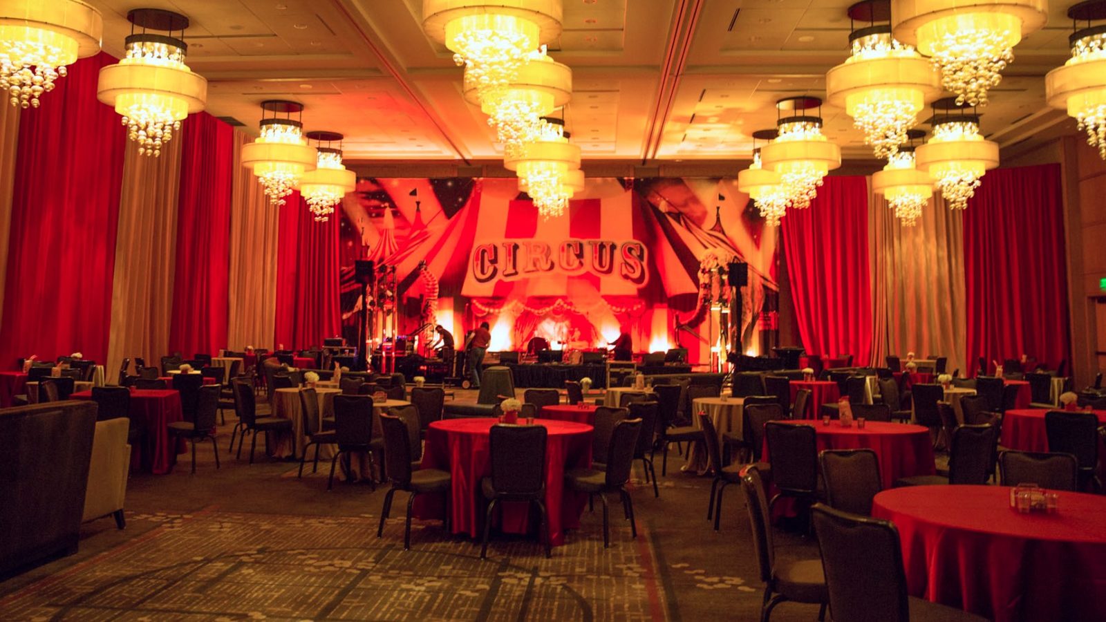 circus themed event dining tables