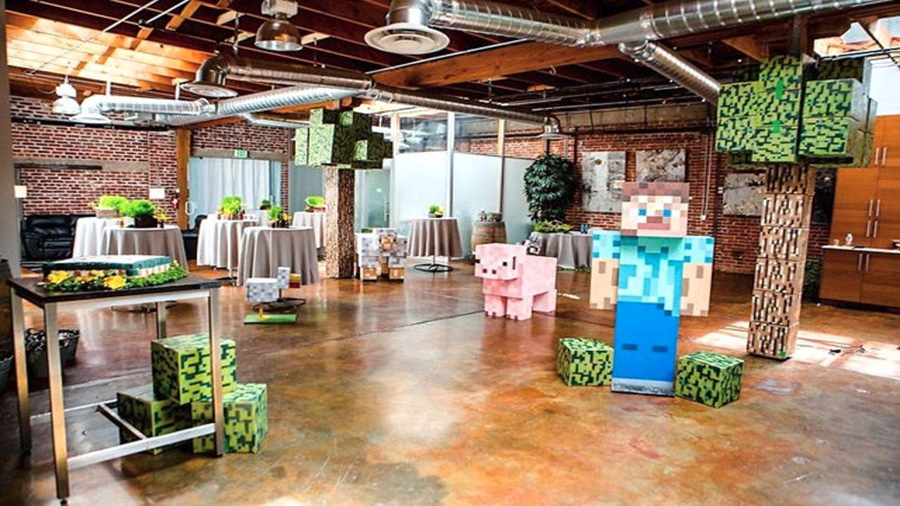 Minecraft themed party decor 