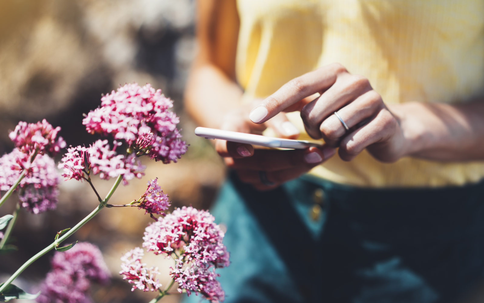 girl with smartphone