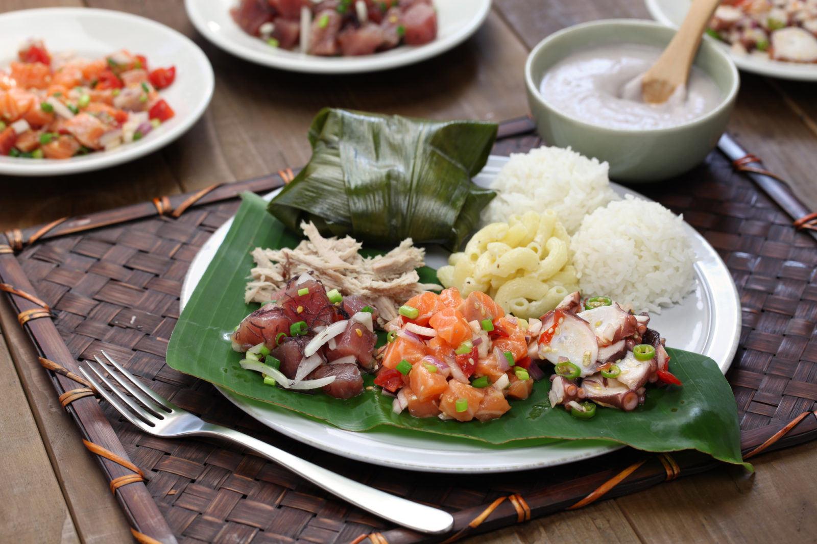 hawaiian luau food spread 