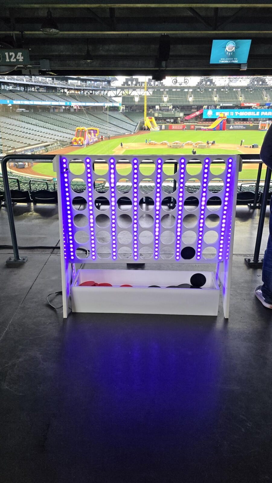 LED Giant Connect 4